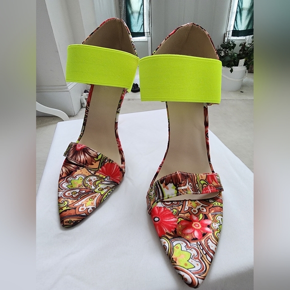 Neo Yellow/Brown Flower Printed Stilletos size 37 - Picture 6 of 7